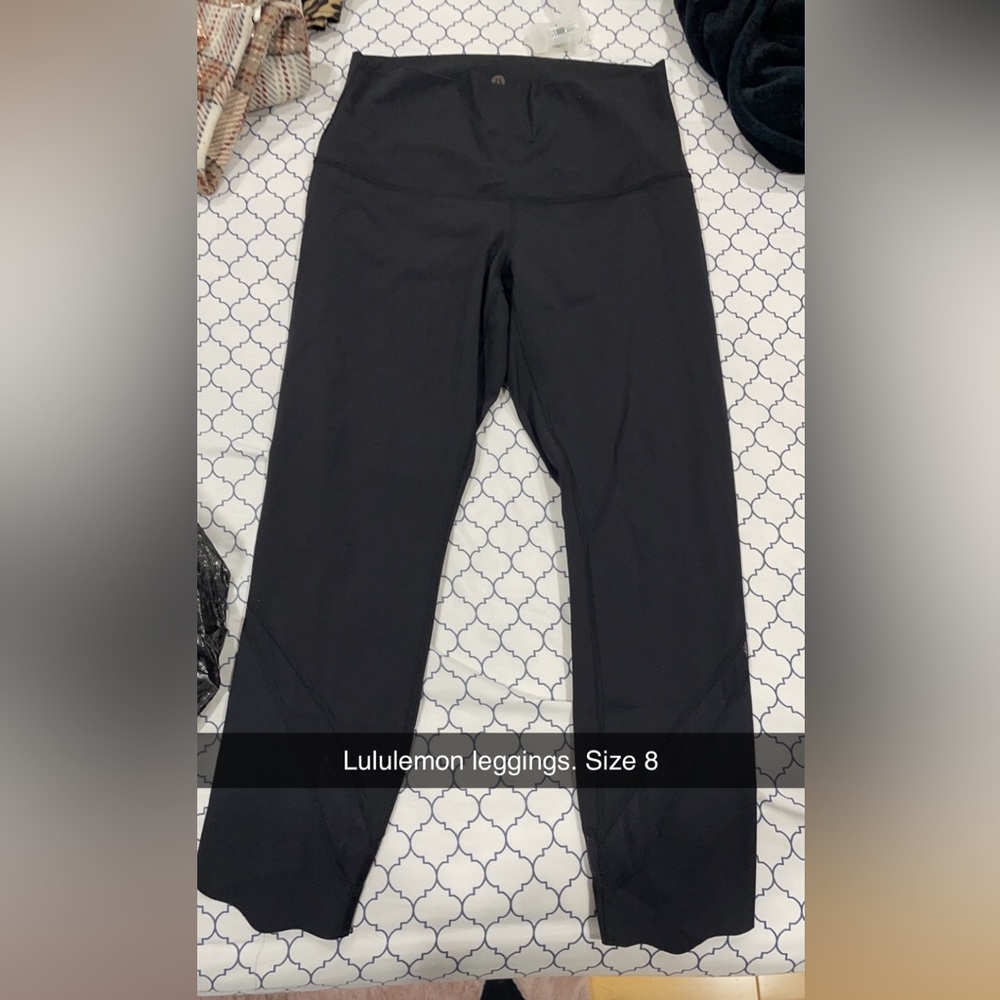 Lululemon Leggings with Ridges and mesh at the bottom